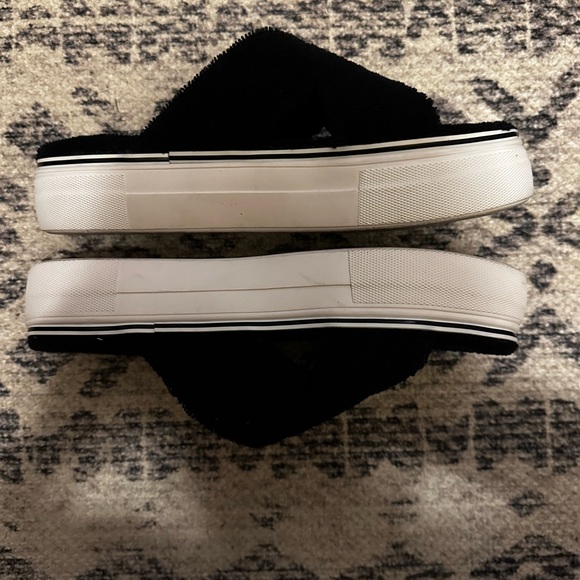 Steve Madden Rotation slides — only worn once - Picture 4 of 5